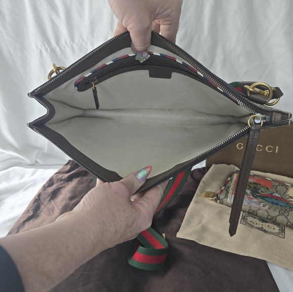 Gucci GG Limited Edition Supreme Courrier Messenger Crossbody Bag - Picture 8 of 12